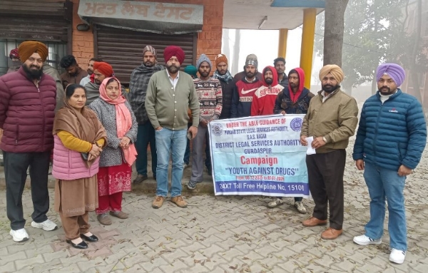 ਗੁਰਦਾਸਪੁਰ ਦੇ ਸਕੂਲਾਂ, ਪਿੰਡਾਂ, ਡੀ-ਅਡੀਕਸ਼ਨ ਸੈਂਟਰ ਆਦਿ ’ਚ ਨਸ਼ਿਆ ਖਿਲਾਫ਼ ਕਰਵਾਏ ਜਾਗਰੂਕਤਾ ਪ੍ਰੋਗਰਾਮ ਦਾ ਦ੍ਰਿਸ਼।
