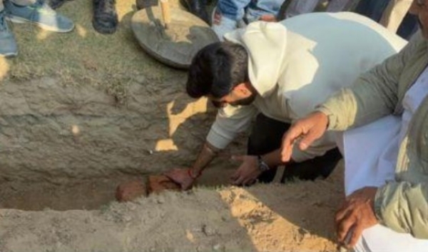 ਮੇਅਰ ਪਦਮਜੀਤ ਸਿੰਘ ਮਹਿਤਾ ਕਮਿਊਨਿਟੀ ਸੈਂਟਰ ਦੇ ਨਿਰਮਾਣ ਦਾ ਰਸਮੀ ਉਦਘਾਟਨ ਕਰਨ ਮੌਕੇ।