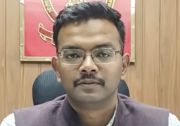 ਮਿਊਂਸਿਪਲ ਕਮਿਸ਼ਨਰ ਟੀ ਬੈਨਿਥ।