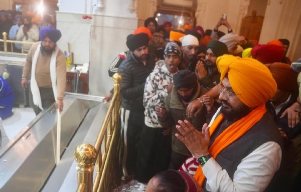 ਮੰਤਰੀ ਤਰੁਨਪ੍ਰੀਤ ਸਿੰਘ ਸੌਂਦ ਗੁਰਦੁਆਰਾ ਸ੍ਰੀ ਫਤਹਿਗੜ੍ਹ ਸਾਹਿਬ ਨਤਮਸਤਕ ਹੋਣ ਮੌਕੇ.