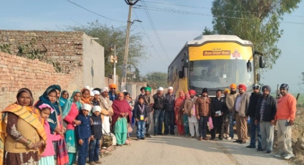 ਜਿਲ੍ਹਾ ਫਰੀਦਕੋਟ ਤੋਂ ਮੁੱਖ ਮੰਤਰੀ ਤੀਰਥ ਯਾਤਰਾ ਯੋਜਨਾ ਤਹਿਤ ਅੰਮ੍ਰਿਤਸਰ ਲਈ ਬੱਸਾਂ ਰਵਾਨਾ ਹੋਣ ਮੌਕੇ।