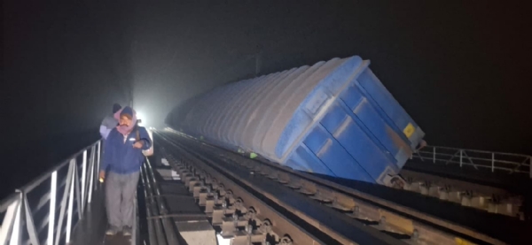 ਪਟੜੀ ਤੋਂ ਉਤਰੀ ਮਾਲ ਗੱਡੀ ਦੀ ਤਸਵੀਰ