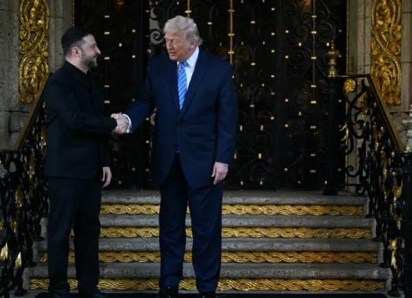 ਯੂਕਰੇਨ ਦੇ ਰਾਸ਼ਟਰਪਤੀ ਵਲਾਦੀਮੀਰ ਜ਼ੇਲੇਂਸਕੀ ਅਤੇ ਅਮਰੀਕੀ ਰਾਸ਼ਟਰਪਤੀ ਡੋਨਾਲਡ ਟਰੰਪ ਫਲੋਰੀਡਾ ਦੇ ਮਾਰ ਏ ਲਾਗੋ ਵਿੱਚ। ਫੋਟੋ: ਸੀਬੀਐਸ ਨਿਊਜ਼