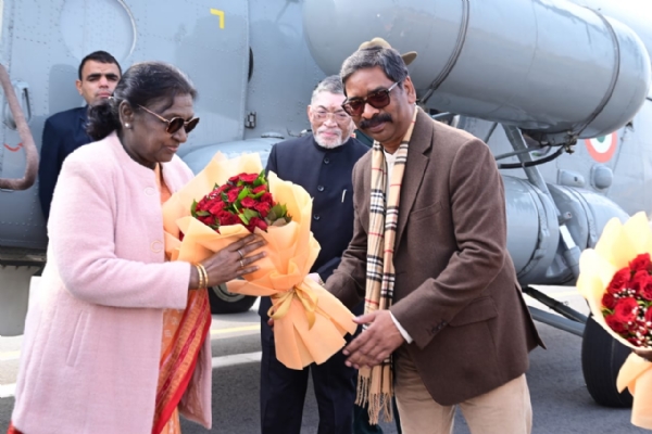 ਮੁੱਖ ਮੰਤਰੀ ਨੇ ਜਮਸ਼ੇਦਪੁਰ ਵਿੱਚ ਰਾਸ਼ਟਰਪਤੀ ਦਾ ਸਵਾਗਤ ਕੀਤਾ ਮੁੱਖ ਮੰਤਰੀ ਨੇ ਜਮਸ਼ੇਦਪੁਰ ਵਿੱਚ ਰਾਸ਼ਟਰਪਤੀ ਦਾ ਸਵਾਗਤ ਕੀਤਾ