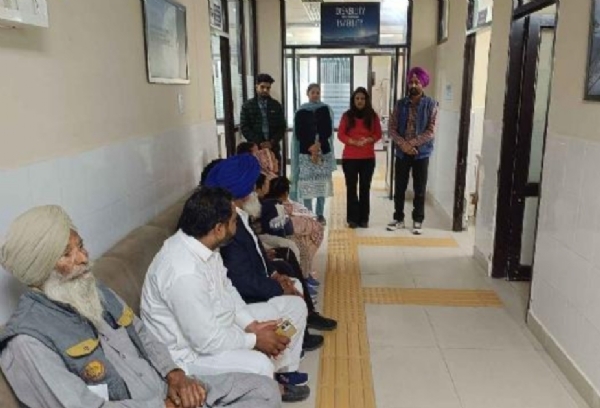 ਜਿਲ੍ਹਾ ਦਿਵਿਆਂਗਜਣ ਕੇਂਦਰ ਸਿਵਲ ਹਸਪਤਾਲ ਬਠਿੰਡਾ ਵਿਖੇ ਕੌਮਾਂਤਰੀ ਦਿਵਿਆਂਗਤਾ ਦਿਹਾੜਾ ਮਨਾਏ ਜਾਣ ਦਾ ਦ੍ਰਿਸ਼.