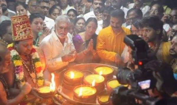 ਅਰੁਣਾਚਲੇਸ਼ਵਰ ਮੰਦਿਰ ਵਿਖੇ ਆਯੋਜਿਤ ਕੀਤੇ ਜਾ ਰਹੇ ਕਾਰਥੀਗਾਈ ਮਹਾਦੀਪਮ ਤਿਉਹਾਰ ਦੀ ਤਸਵੀਰ।