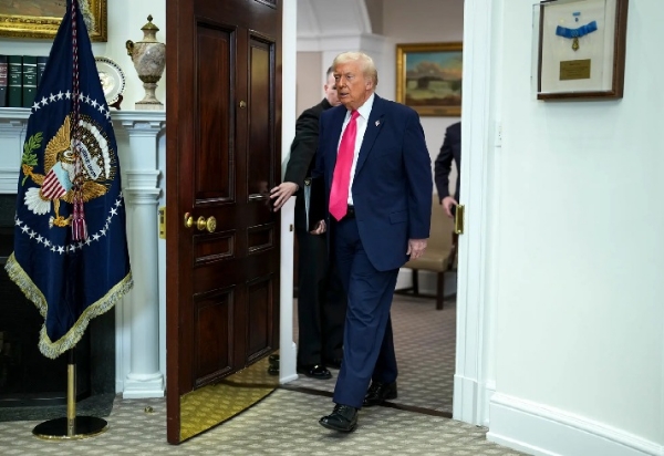 ਮੰਗਲਵਾਰ ਨੂੰ ਵਾਸ਼ਿੰਗਟਨ ਵਿੱਚ ਵ੍ਹਾਈਟ ਹਾਊਸ ਦੇ ਰੂਜ਼ਵੈਲਟ ਰੂਮ ਵਿੱਚ ਰਾਸ਼ਟਰਪਤੀ ਡੋਨਾਲਡ ਟਰੰਪ। ਫੋਟੋ ਦ ਨਿਊਯਾਰਕ ਟਾਈਮਜ਼ ਦੁਆਰਾ