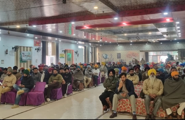 ਖੇਤੀਬਾੜੀ ਅਤੇ ਕਿਸਾਨ ਭਲਾਈ ਵਿਭਾਗ ਤਰਨਤਾਰਨ ਵੱਲੋਂ ਭੱਠਲ ਫਾਰਮ, ਨੌਸ਼ਹਿਰਾ ਪਨੂੰਆਂ ਵਿਖੇ ਲਗਾਏ ਜ਼ਿਲ੍ਹਾ ਪੱਧਰੀ ਕਿਸਾਨ ਸਿਖਲਾਈ ਕੈਂਪ ਦਾ ਦ੍ਰਿਸ਼. ਖੇਤੀਬਾੜੀ ਅਤੇ ਕਿਸਾਨ ਭਲਾਈ ਵਿਭਾਗ ਤਰਨਤਾਰਨ ਵੱਲੋਂ ਭੱਠਲ ਫਾਰਮ, ਨੌਸ਼ਹਿਰਾ ਪਨੂੰਆਂ ਵਿਖੇ ਲਗਾਏ ਜ਼ਿਲ੍ਹਾ ਪੱਧਰੀ ਕਿਸਾਨ ਸਿਖਲਾਈ ਕੈਂਪ ਦਾ ਦ੍ਰਿਸ਼.