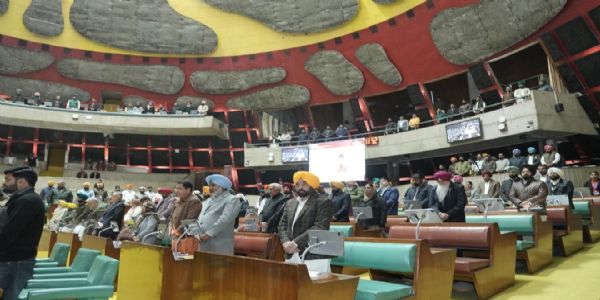 ਪੰਜਾਬ ਵਿਧਾਨ ਸਭਾ ਵੱਲੋਂ ਵਿਛੜੀਆਂ ਰੂਹਾਂ ਨੂੰ ਸ਼ਰਧਾਂਜਲੀ ਭੇਂਟ