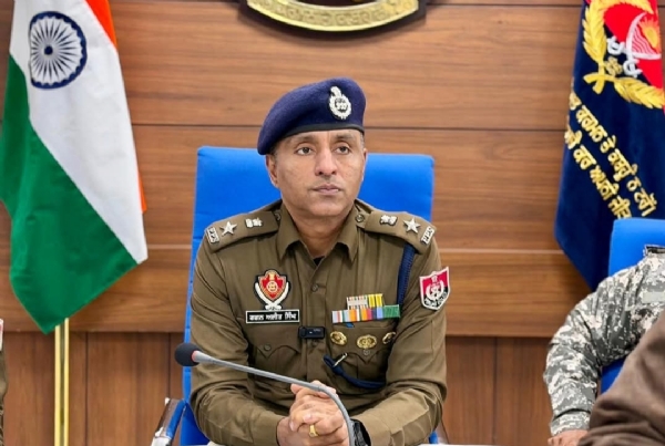 ਸੀਨੀਅਰ ਕਪਤਾਨ ਪੁਲਿਸ ਮਾਲੇਰਕੋਟਲਾ ਗਗਨ ਅਜੀਤ ਸਿੰਘ ਜਾਣਕਾਰੀ ਦਿੰਦੇ ਹੋਏ.