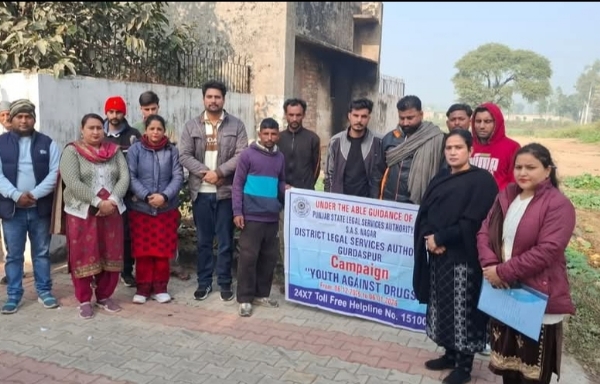 ਜਿਲ੍ਹਾ ਕਾਨੂੰਨੀ ਅਥਾਰਟੀ ਗੁਰਦਾਸਪੁਰ 31 ਦਸੰਬਰ ਤੱਕ 167 ਪਿੰਡਾਂ ਵਿੱਚ ਕਰਵਾਏ ਗਏ ਨਸ਼ਿਆਂ ਵਿਰੁੱਧ ਜਾਗਰੂਕਤਾ ਪ੍ਰੋਗਰਾਮ ਦਾ ਦ੍ਰਿਸ਼.