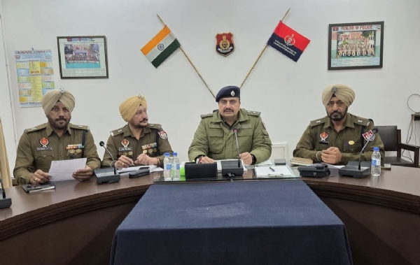 ਐਸ ਐਸ ਪੀ ਸੰਗਰੂਰ ਜਾਣਕਾਰੀ ਦਿੰਦੇ ਹੋਏ.