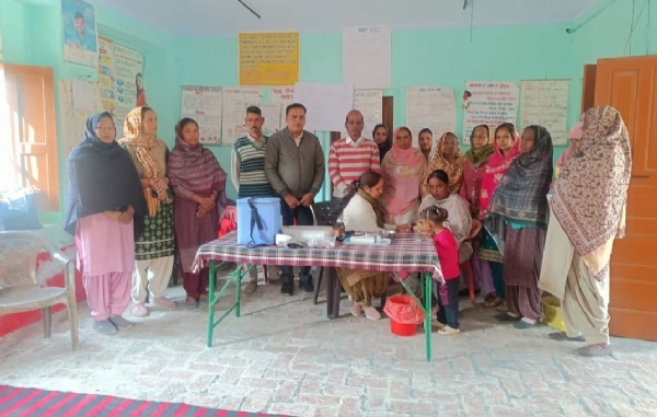 ਬਰਨਾਲਾ ਵਿਖੇ ਮਮਤਾ ਦਿਵਸ ਮੌਕੇ ਲਗਾਏ ਗਰਭਵਤੀ ਔਰਤਾਂ ਦੀ ਜਾਂਚ,ਟੀਕਾਕਰਨ ਅਤੇ ਜਾਗਰੂਕਤਾ ਕੈਂਪ ਦਾ ਦ੍ਰਿਸ਼.