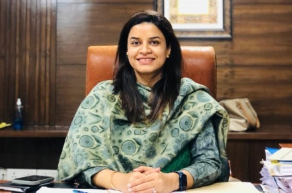 ਪੀ.ਸੀ.ਐਸ. ਅਧਿਕਾਰੀ ਮੈਡਮ ਗੀਤਿਕਾ ਸਿੰਘ।