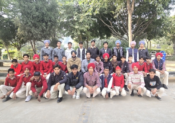 ਸਸਸਸ ਗੱਜੂਮਾਜਰਾ ਦੇ ਰੀਟੇਲ ਤੇ ਆਈਟੀ ਦੇ ਵਿਦਿਆਰਥੀਆਂ ਵਿਦਿਅਕ ਟੂਰ ਦੌਰਾਨ.