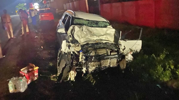 ਦੋ ਕਾਰਾਂ ਦੀ ਟੱਕਰ ਵਿੱਚ ਪੰਜ ਲੋਕਾਂ ਦੀ ਮੌਤ ਹੋ ਗਈ।