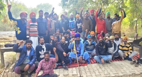 ਪੰਜਾਬ ਵਾਟਰ ਸਪਲਾਈ ਤੇ ਸੀਵਰੇਜ਼ ਬੋਰਡ ਆਊਟਸੋਰਸਿੰਗ ਵਰਕਰਜ਼ ਯੂਨੀਅਨ ਦੀ ਹੋਈ ਅਹਿਮ ਮੀਟਿੰਗ ਦਾ ਦ੍ਰਿਸ਼।