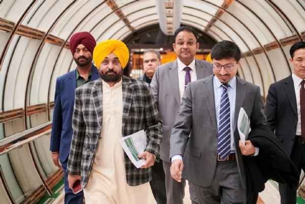 ਭਗਵੰਤ ਮਾਨ ਆਪਣੀ ਦੱਖਣੀ ਕੋਰੀਆ ਫੇਰੀ ਦੌਰਾਨ. ਭਗਵੰਤ ਮਾਨ ਆਪਣੀ ਦੱਖਣੀ ਕੋਰੀਆ ਫੇਰੀ ਦੌਰਾਨ.