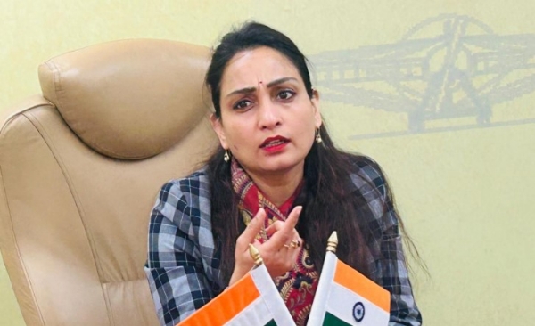 ਪੰਜਾਬ ਸ਼ਹਿਰੀ ਹਵਾਬਾਜ਼ੀ ਵਿਭਾਗ ਦੇ ਸਕੱਤਰ ਸੋਨਾਲੀ ਗਿਰਿ ਜਾਣਕਾਰੀ ਦਿੰਦੇ ਹੋਏ।