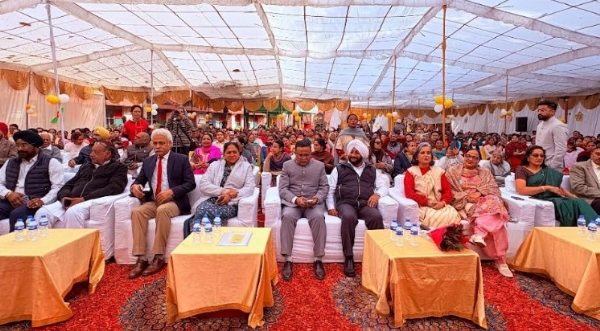 ਸ਼ਾਸਤਰੀ ਮਾਡਲ ਸਕੂਲ ਦੇ 50 ਵਰ੍ਹੇ ਪੂਰੇ ਹੋਣ  ਮੌਕੇ ਤੇ ਰੱਖੇ ਗਏ ਗੋਲਡਨ ਜੁਲੀ ਸਮਾਗਮ ਵਿੱਚ ਵਿਧਾਇਕ ਕੁਲਵੰਤ ਸਿੰਘ ਸ਼ਮੂਲੀਅਤ ਦੇ ਦੌਰਾਨ।