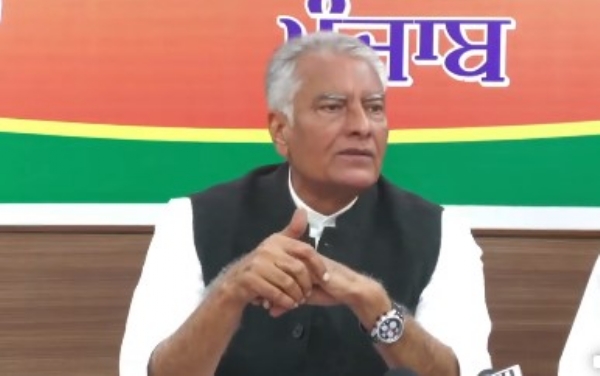 ਪੰਜਾਬ ਭਾਜਪਾ ਪ੍ਰਧਾਨ ਸੁਨੀਲ ਜਾਖੜ ਜਾਣਕਾਰੀ ਦਿੰਦੇ ਹੋੇਏ। ਪੰਜਾਬ ਭਾਜਪਾ ਪ੍ਰਧਾਨ ਸੁਨੀਲ ਜਾਖੜ ਜਾਣਕਾਰੀ ਦਿੰਦੇ ਹੋੇਏ।