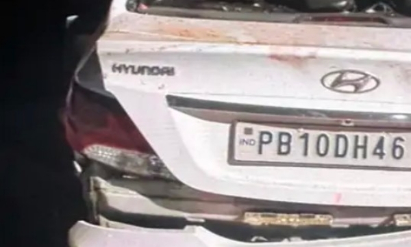 ਹਾਦਸਾਗ੍ਰਸਤ ਕਾਰ ਦਾ ਦ੍ਰਿਸ਼। ਹਾਦਸਾਗ੍ਰਸਤ ਕਾਰ ਦਾ ਦ੍ਰਿਸ਼।