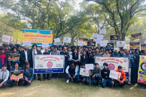 ਯੂਥ ਅਗੇਂਸਟ ਡਰੱਗਜ-ਐਂਟੀ ਡਰੱਗ ਅਵੇਰਨੈੱਸ ਡਰਾਈਵ ਤਹਿਤ ਜ਼ਿਲ੍ਹਾ ਕਾਨੂੰਨੀ ਸੇਵਾਵਾਂ ਅਥਾਰਟੀ ਮੋਗਾ ਵੱਲੋਂ ਕੱਢੀ ਜਾਗਰੂਕਤਾ ਰੈਲੀ ਦਾ ਦ੍ਰਿਸ਼. ਯੂਥ ਅਗੇਂਸਟ ਡਰੱਗਜ-ਐਂਟੀ ਡਰੱਗ ਅਵੇਰਨੈੱਸ ਡਰਾਈਵ ਤਹਿਤ ਜ਼ਿਲ੍ਹਾ ਕਾਨੂੰਨੀ ਸੇਵਾਵਾਂ ਅਥਾਰਟੀ ਮੋਗਾ ਵੱਲੋਂ ਕੱਢੀ ਜਾਗਰੂਕਤਾ ਰੈਲੀ ਦਾ ਦ੍ਰਿਸ਼.