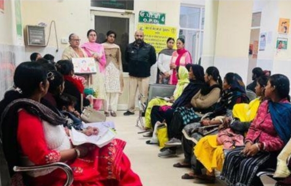 ਸਿਵਲ ਹਸਪਤਾਲ ਬਠਿੰਡਾ ਵਿਖੇ ਲਗਾਏ ਗਰਭਵਤੀ ਔਰਤਾਂ ਲਈ ਜਾਗਰੂਕਤਾ ਕੈਂਪ ਦਾ ਦ੍ਰਿਸ਼. ਸਿਵਲ ਹਸਪਤਾਲ ਬਠਿੰਡਾ ਵਿਖੇ ਲਗਾਏ ਗਰਭਵਤੀ ਔਰਤਾਂ ਲਈ ਜਾਗਰੂਕਤਾ ਕੈਂਪ ਦਾ ਦ੍ਰਿਸ਼.