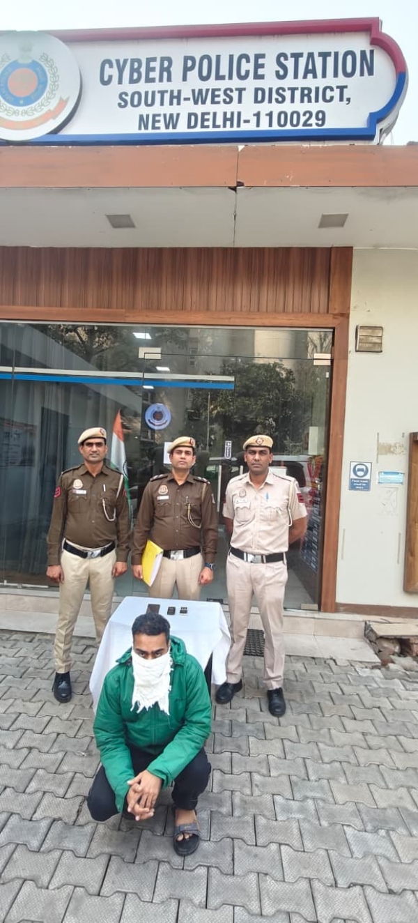 ਪੁਲਿਸ ਵਲੋਂ ਕਾਬੂ ਮੁਲਜ਼ਮ ਪੁਲਿਸ ਵਲੋਂ ਕਾਬੂ ਮੁਲਜ਼ਮ