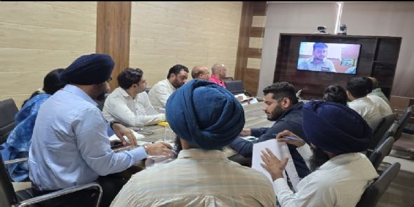 ਆਧਾਰ ਕਾਰਡ ਵਿਚ ਇਕ ਵਾਰ ਵੀ ਵੇਰਵੇ ਅਪਡੇਟ ਨਾ ਕਰਨ ਵਾਲਿਆਂ ਲਈ ਆਧਾਰ ਨੂੰ ਅਪੇਡਟ ਕਰਨਾ ਲਾਜਮੀ