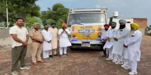 ਮੋਗਾ: ਹੜ੍ਹ ਪੀੜਤਾਂ ਦੀ ਮਦਦ ਲਈ 8 ਟਨ ਚਾਰੇ ਦਾ ਟਰੱਕ ਰਵਾਨਾ