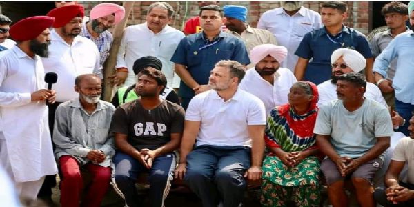 ਰਾਹੁਲ ਗਾਂਧੀ ਨੇ ਪੰਜਾਬ ਦੇ ਹੜ੍ਹ ਪ੍ਰਭਾਵਿਤ ਇਲਾਕਿਆਂ ਦਾ ਕੀਤਾ ਦੌਰਾ