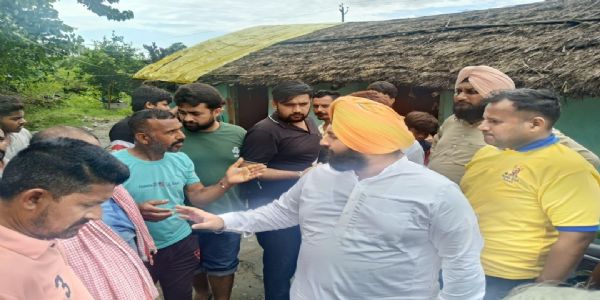 ਹਰਜੋਤ ਸਿੰਘ ਬੈਂਸ ਨੇ ਸਤਲੁਜ ਕਿਨਾਰੇ ਪਿੰਡਾਂ ਵਿੱਚ ਰਾਹਤ ਕਾਰਜਾਂ ਦੀ ਕਮਾਨ ਸੰਭਾਲੀ