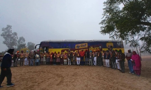 ਮੁੱਖ ਮੰਤਰੀ ਤੀਰਥ ਯਾਤਰਾ ਯੋਜਨਾ ਤਹਿਤ ਪਿੰਡ ਕਾਬਲਵਾਲਾ, ਮਿਸ਼ਰੀਵਾਲਾ ਅਤੇ ਔਲਖ ਤੋਂ ਬੱਸਾਂ ਰਵਾਨਾ ਹੁੰਦੀਆਂ ਹੋਈਆਂ.