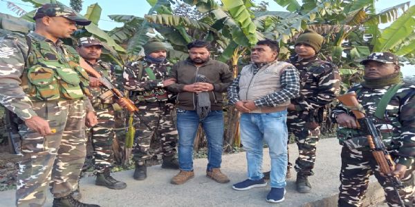 32.39 ਗ੍ਰਾਮ ਸੋਨੇ ਸਮੇਤ ਦੋ ਤਸਕਰ ਗ੍ਰਿਫ਼ਤਾਰ, ਜੈਕਟ ’ਚ ਲੁਕਾਇਆ ਸੀ ਸੋਨੇ ਦਾ ਬਿਸਕੁਟ