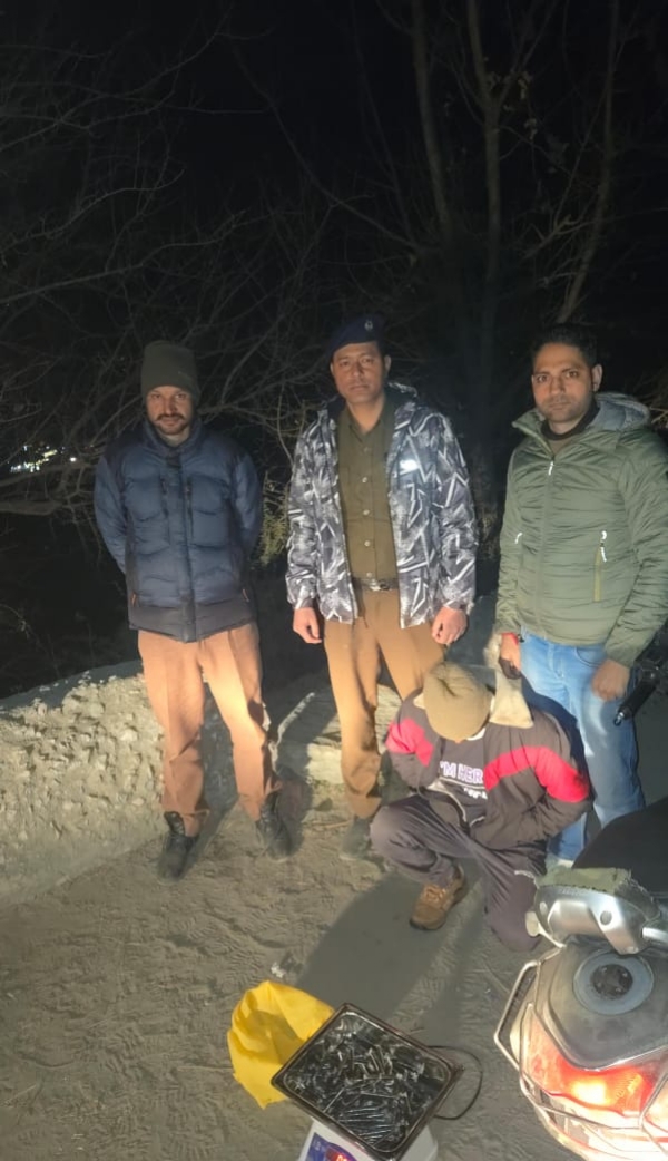 ਚਰਸ ਸਮੇਤ ਗ੍ਰਿਫ਼ਤਾਰ ਕੀਤਾ ਗਿਆ ਵਿਅਕਤੀ