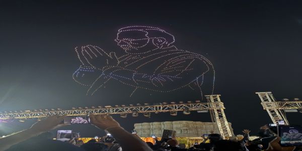 ਅਰਬ ਸਾਗਰ ਦੇ ਅਸਮਾਨ ’ਤੇ ਸੋਮਨਾਥ ਮੰਦਰ ਦੇ ਹਜ਼ਾਰ ਸਾਲ ਦੀ ਅਦਭੁਤ ਗਾਥਾ, ਪ੍ਰਧਾਨ ਮੰਤਰੀ ਮੋਦੀ ਹੋਏ ਮੰਤਰਮੁਗਧ