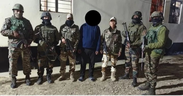 ਮਨੀਪੁਰ ਵਿੱਚ ਗ੍ਰਿਫ਼ਤਾਰ ਕੀਤੇ ਗਏ ਆਰਪੀਐਫਪੀਐਲਏ ਕਾਡਰ ਦੀ ਫੋਟੋ। ਮਨੀਪੁਰ ਵਿੱਚ ਗ੍ਰਿਫ਼ਤਾਰ ਕੀਤੇ ਗਏ ਆਰਪੀਐਫਪੀਐਲਏ ਕਾਡਰ ਦੀ ਫੋਟੋ।