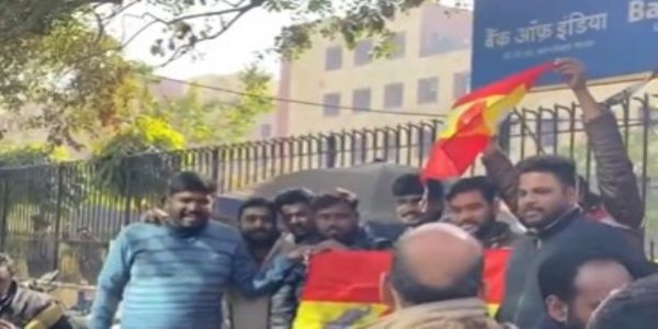 ਕਰੂਰ ਭਗਦੜ ਮਾਮਲੇ ’ਚ ਸੀਬੀਆਈ ਸਾਹਮਣੇ ਪੇਸ਼ ਹੋਏ ਟੀਵੀਕੇ ਪ੍ਰਧਾਨ ਅਤੇ ਅਦਾਕਾਰ ਵਿਜੇ