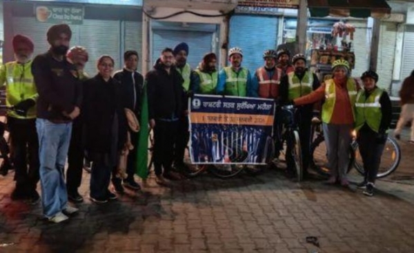 ਟ੍ਰੈਫਿਕ ਨਿਯਮਾਂ ਪ੍ਰਤੀ ਜਾਗਰੂਕਤਾ ਲਈ ਬਠਿੰਡਾ ਸਾਈਕਲਿੰਗ ਗਰੁੱਪ ਦੇ ਸਹਿਯੋਗ ਨਾਲ ਕੱਢੀ ਰੈਲੀ ਦਾ ਦ੍ਰਿਸ਼।