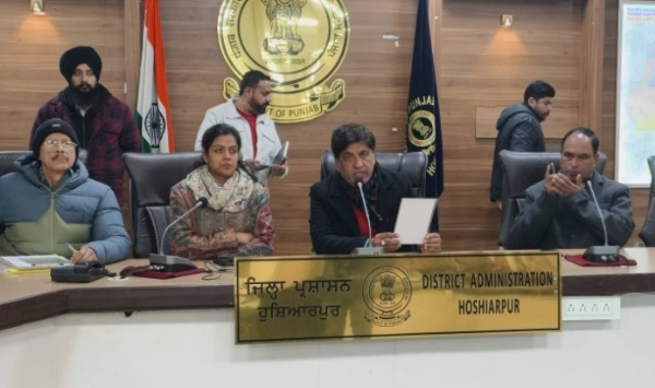 ਸ੍ਰੀ ਗੁਰੂ ਰਵਿਦਾਸ ਜੀ ਮਹਾਰਾਜ ਦੇ ਪ੍ਰਕਾਸ਼ ਪੁਰਬ ਨੂੰ ਲੈ ਕੇ ਵਿਧਾਇਕ ਜਿੰਪਾ ਦੀ ਪ੍ਰਧਾਨਗੀ ‘ਚ ਹੋਈ ਮੀਟਿੰਗ ਦਾ ਦ੍ਰਿਸ਼।