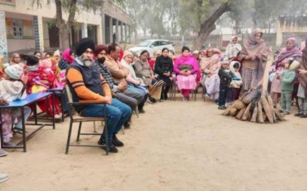 ਸਿਵਲ ਹਸਪਤਾਲ ਗੋਨਿਆਣਾ ਵਿਖੇ ਮਨਾਈ ਲੋਹੜੀ ਦਾ ਦ੍ਰਿਸ਼।