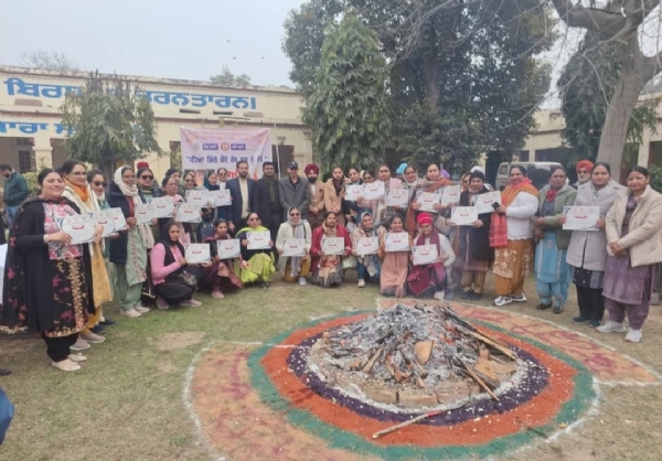 ਸਮਾਜਿਕ ਸੁਰੱਖਿਆ ਅਤੇ ਇਸਤਰੀ ਅਤੇ ਬਾਲ ਵਿਕਾਸ ਵਿਭਾਗ ਵੱਲੋਂ 21 ਨਵਜੰਮੀਆਂ ਧੀਆਂ ਦੀ ਮਨਾਈ ਲੋਹੜੀ ਦਾ ਦ੍ਰਿਸ਼.