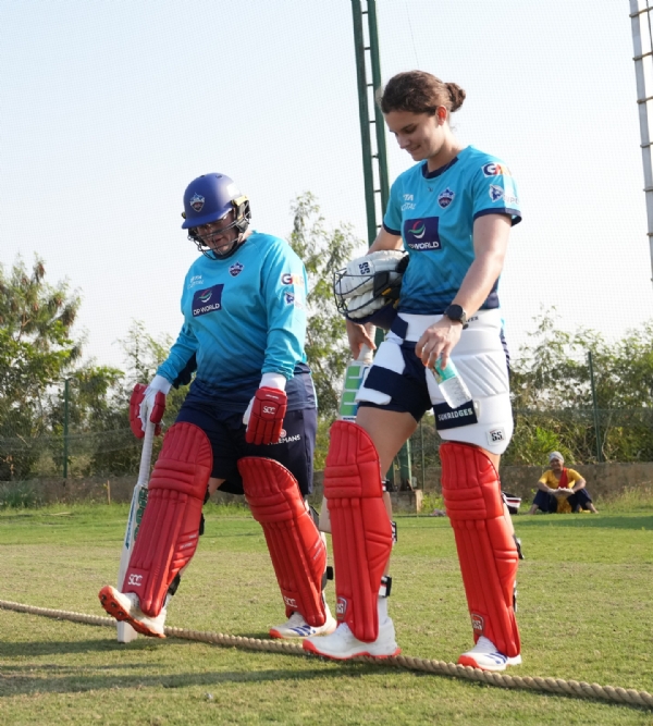 ਲੀਜ਼ਲ ਲੀ ਅਤੇ ਲੌਰਾ ਵੋਲਵਾਰਡਟ