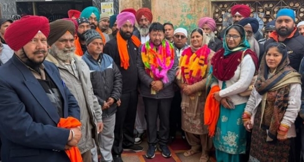 ਪਿੰਡ ਗਗਨੌਲੀ ਵਿਖੇ ਕਰਵਾਏ ਸ਼੍ਰੀ ਸੁਖਮਨੀ ਸਾਹਿਬ ਦੇ ਪਾਠ ਦੌਰਾਨ ਮੰਤਰੀ ਡਾ. ਰਵਜੋਤ ਸਿੰਘ।