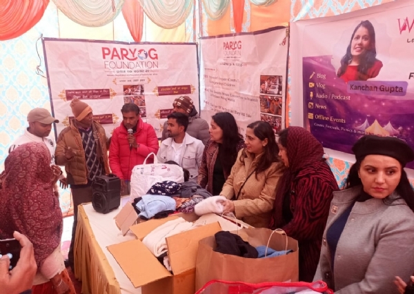 ਪਹਿਲੇ ਦਿਨ ਮੌਲੀ ਜਾਗਰਾਂ ’ਚ 180 ਲੋੜਵੰਦਾ ਨੂੰ ਕੱਪੜੇ ਵੱਡੇ ਜਾਣ ਦਾ ਦ੍ਰਿਸ਼.