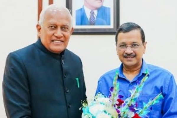 ਮੰਤਰੀ ਬਰਿੰਦਰ ਗੋਇਲ ਅਰਵਿੰਦ ਕੇਜਰੀਵਾਲ ਨਾਲ ਮੁਲਾਕਾਤ ਦੌਰਾਨ।