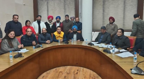 ਪਰਮਿੰਦਰ ਸਿੰਘ ਜੱਟਪੁਰੀ ਪੰਜਾਬ ਵਿਧਾਨ ਸਭਾ ਪ੍ਰੈਸ ਗੈਲਰੀ ਕਮੇਟੀ ਦੇ ਪ੍ਰਧਾਨ ਚੁਣੇ ਜਾਣ ਉਪਰੰਤ ਬਾਕੀ ਮੈਂਬਰਾ ਨਾਲ।