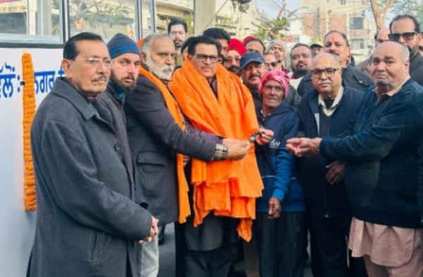 ਵਿਧਾਇਕ ਬੱਗਾ ਭੌਰਾ ਸਮਸ਼ਾਨਘਾਟ ਨੂੰ ਨਵੀਂ ਮੌਰਚਰੀ ਵੈਨ ਸਪੁਰਦ ਕਰਨ ਮੌਕੇ।