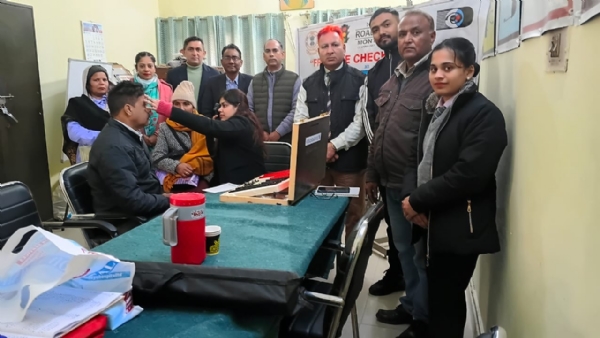 ਸੜਕ ਸੁਰੱਖਿਆ ਮਹੀਨੇ ਤਹਿਤ ਅੱਖਾਂ ਦਾ ਚੈੱਕਅਪ ਕੈਂਪ ਲਾਇਆ, 76 ਲੋਕਾਂ ਦੀਆਂ ਅੱਖਾਂ ਦੀ ਜਾਂਚ